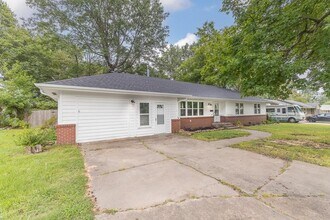 301 Michael St in Springdale, AR - Building Photo - Building Photo