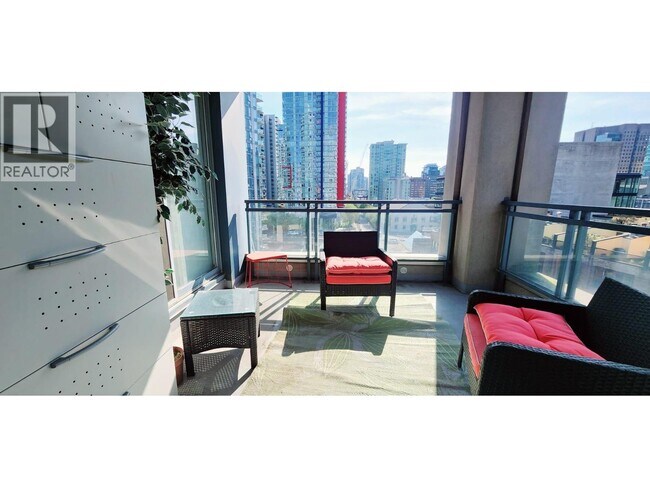 183 Keefer Pl in Vancouver, BC - Building Photo - Building Photo