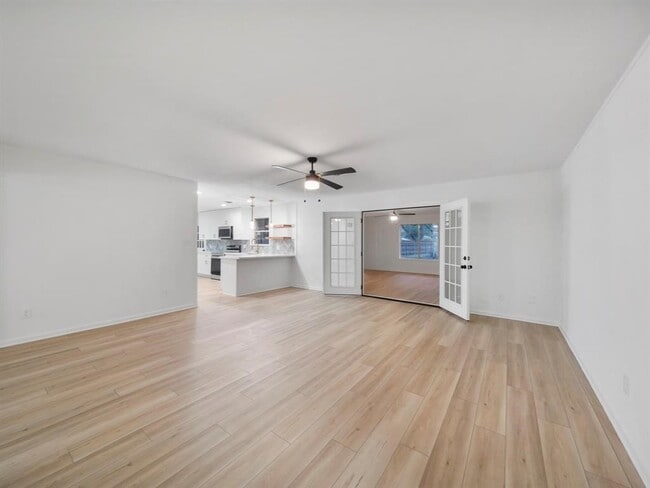 1717 Edna Ave in Bay City, TX - Building Photo - Building Photo