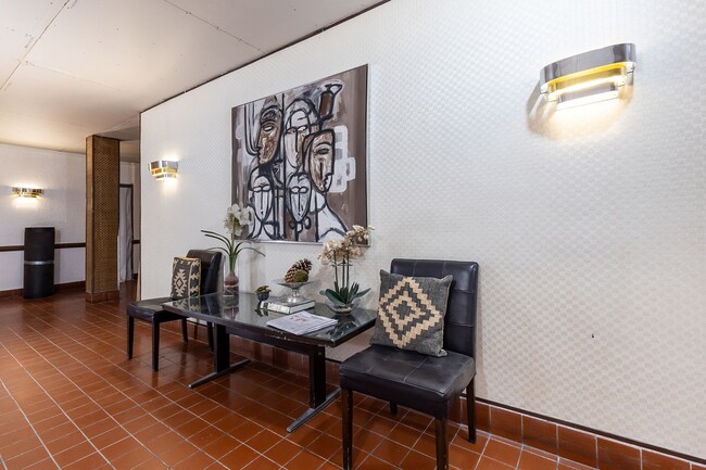 property at 160 E 91st St