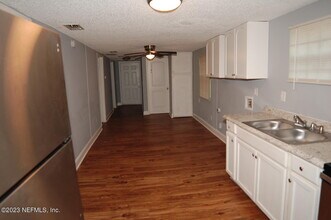 2125 Morehouse Rd in Jacksonville, FL - Building Photo - Building Photo