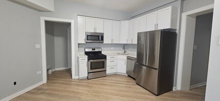 3966 W Grand Ave in Chicago, IL - Building Photo - Building Photo