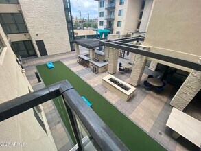 7300 E Earll Dr in Scottsdale, AZ - Foto de edificio - Building Photo