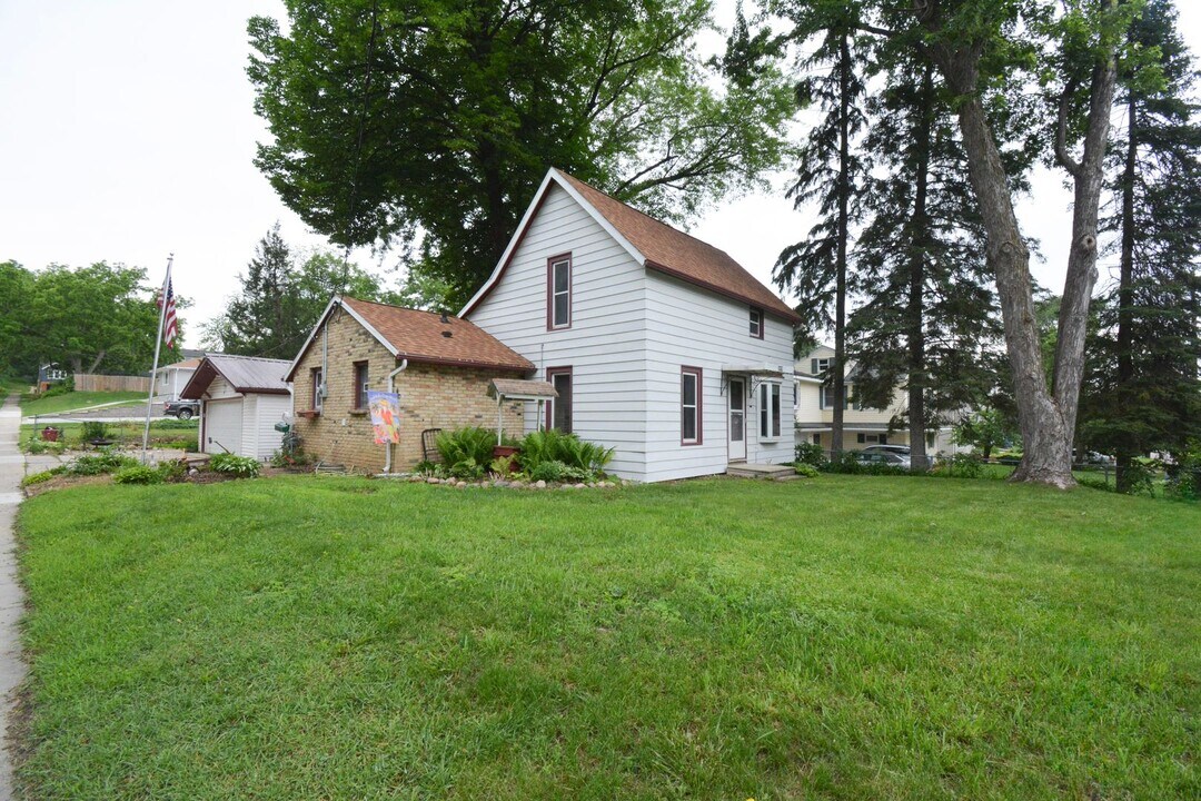429 19th Ave SW in Rochester, MN - Building Photo