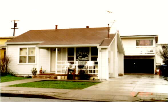 530 Poplar Ave in Redwood City, CA - Building Photo - Building Photo