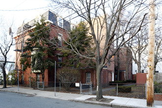Mount Vernon Street Apartments in Somerville, MA - Foto de edificio - Building Photo