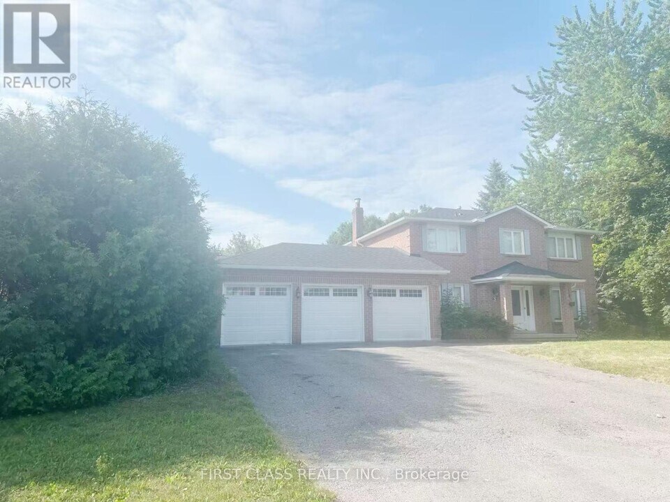 3 Veronica Crescent in East Gwillimbury, ON - Building Photo