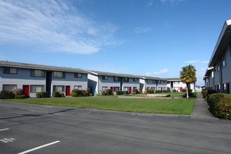 Fountainbleau Apartments in Eureka, CA - Building Photo - Building Photo