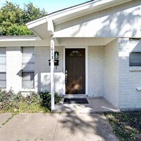 1613 Continental Dr in Blue Mound, TX - Building Photo