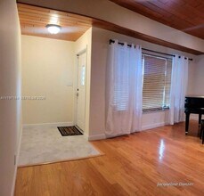 2241 NE 38th St in Lighthouse Point, FL - Building Photo - Building Photo