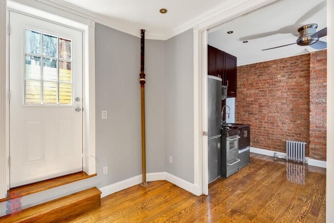 314 E 106th St in New York, NY - Building Photo - Building Photo