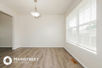 407 Willow St in Peculiar, MO - Building Photo - Building Photo