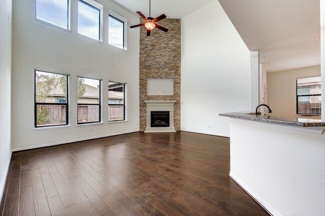 9210 Monarch Mist Ln