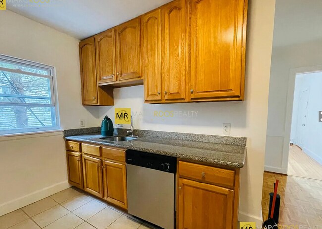 20 Shanley St, Unit 2R in Boston, MA - Building Photo - Building Photo