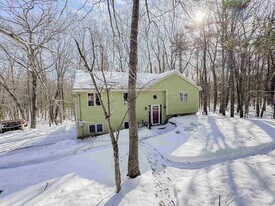 76 Chesley Dr in Barrington, NH - Building Photo