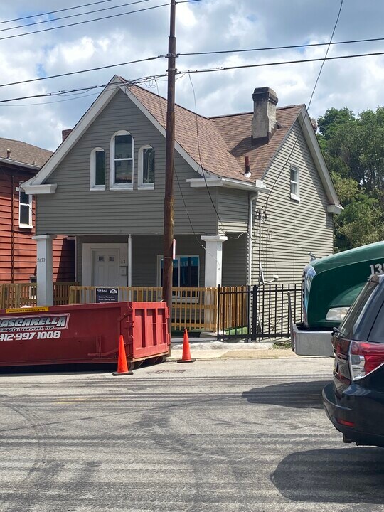 2633 S 18th St, Unit 1 in Pittsburgh, PA - Foto de edificio