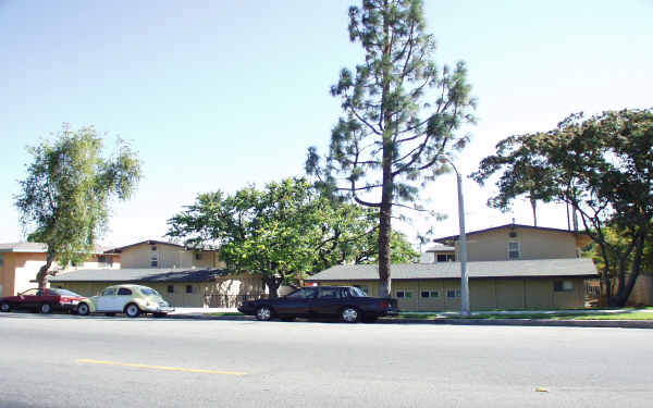 893-897 Rimpau Ave in Corona, CA - Building Photo - Building Photo