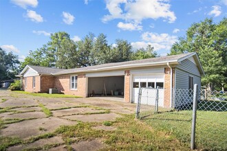 109 Charles St in Crockett, TX - Building Photo - Building Photo