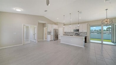 6227 Tropicaire Blvd in North Port, FL - Building Photo - Building Photo