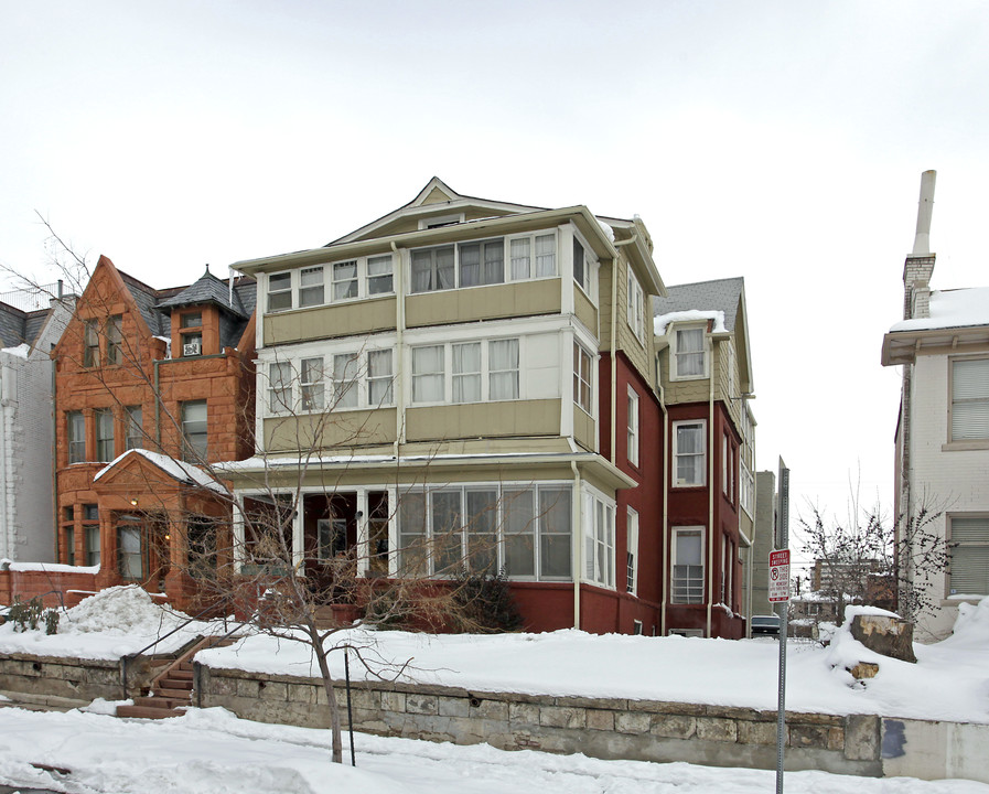 1252 Corona St in Denver, CO - Building Photo