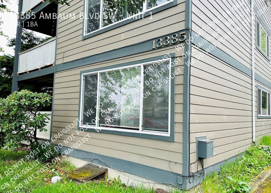 13385 Ambaum Blvd SW in Burien, WA - Building Photo