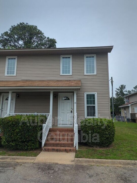 19 Londonderry Square in Cayce, SC - Building Photo