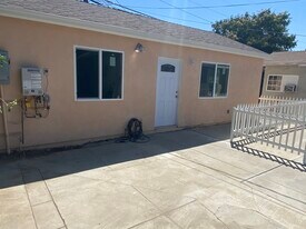 19622 Bassett St in Reseda, CA - Building Photo