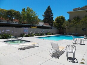 471 Northlake Dr in San Jose, CA - Building Photo - Building Photo