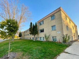 Eastwood Manors in Rochester, MN - Building Photo