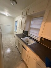 1039 S Laura Ave, Unit A in Wichita, KS - Building Photo - Building Photo