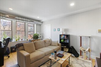 4004 N Bell Ave, Unit 2D in Chicago, IL - Building Photo - Building Photo