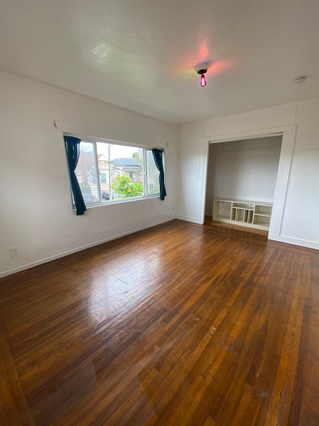 685 28th St, Unit 1 in Oakland, CA - Foto de edificio - Building Photo