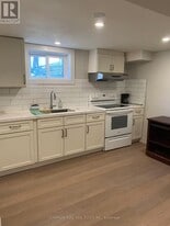 502 Brookside Dr in Oakville, ON - Building Photo