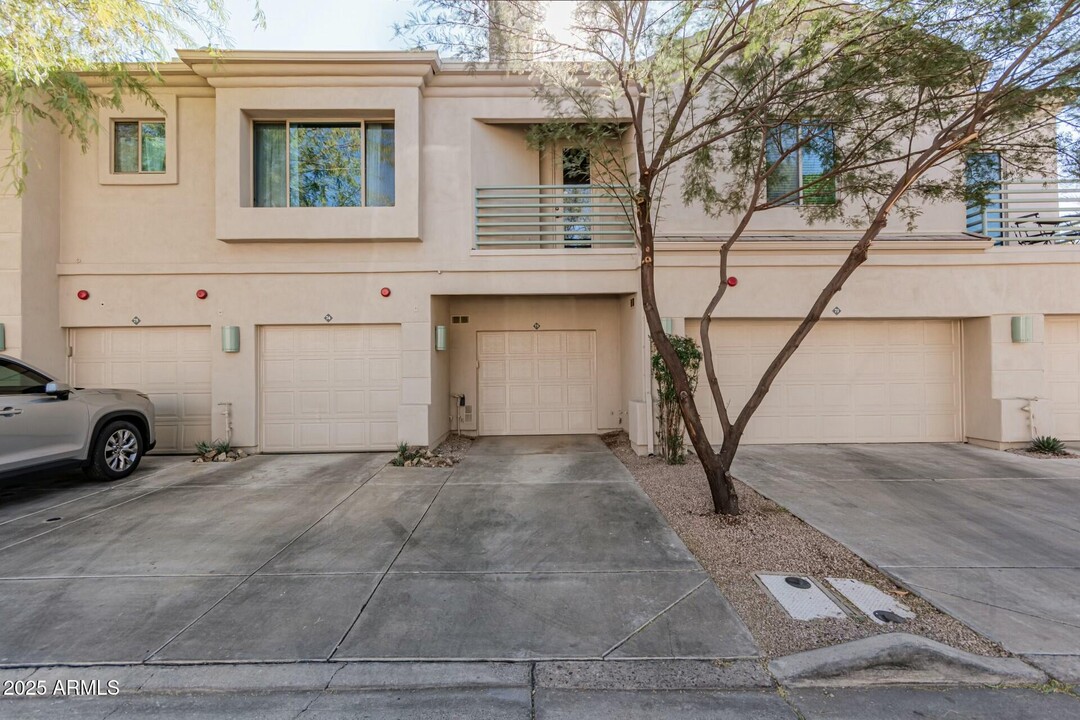 7550 E Earll Dr in Scottsdale, AZ - Building Photo