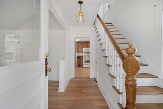 52 Locust St in Greenwich, CT - Building Photo - Building Photo