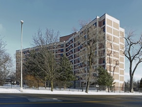 Warren West Apartments in Detroit, MI - Foto de edificio - Building Photo