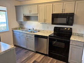 460 Myrtle Greens Dr in Conway, SC - Building Photo