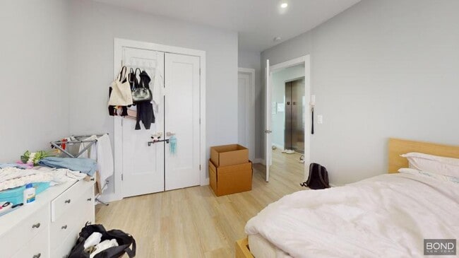 30-38-38 31st St in Queens, NY - Building Photo - Building Photo