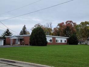 633 W Factory St in Seymour, WI - Foto de edificio - Building Photo