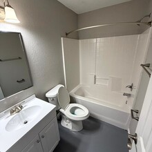 106 N Lacy Dr in Waco, TX - Building Photo - Building Photo