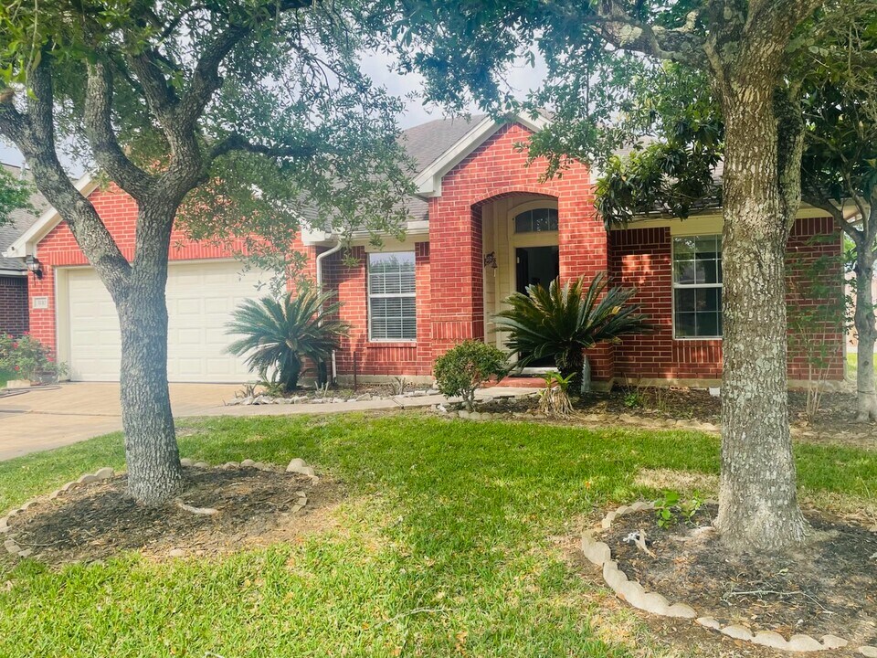 3110 Keithwood Dr in Pearland, TX - Building Photo