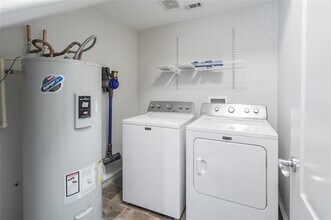2100 N Fitzhugh Ave in Dallas, TX - Building Photo - Building Photo