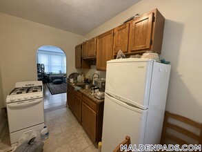 349 Pleasant St in Malden, MA - Building Photo - Building Photo