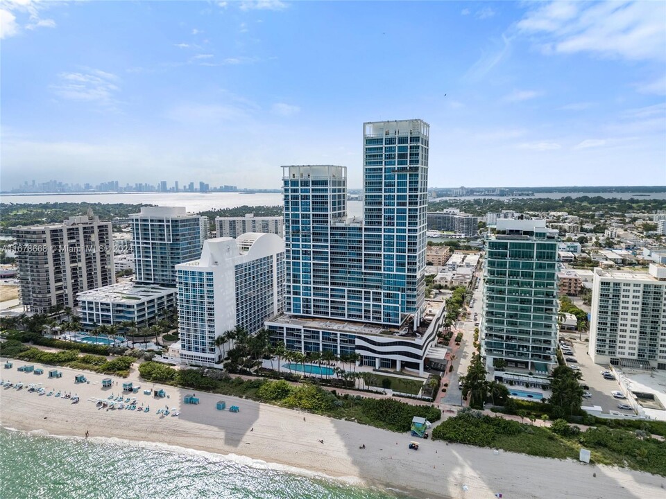 6899 Collins Ave, Unit 708 in Miami Beach, FL - Building Photo