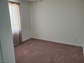 8050 Texas Hls St in Las Vegas, NV - Building Photo - Building Photo