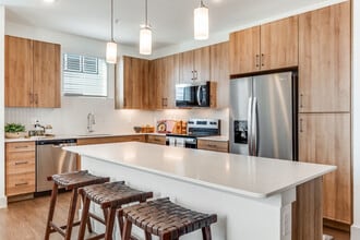 Victoria Row in Dallas, TX - Building Photo - Building Photo