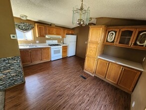 106 17th Ave SW in Watertown, SD - Building Photo - Building Photo