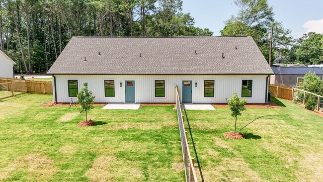 124 Elgin Ln in Central, SC - Building Photo - Building Photo