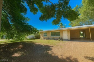 5444 Eleventh Ave in Ft. Myers, FL - Building Photo - Building Photo