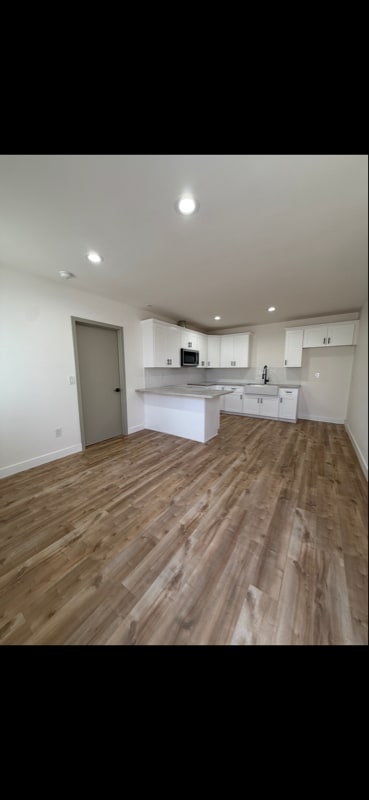 4927 E San Rafael St